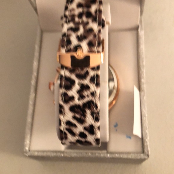 Ladies Wrist Watch - Picture 6 of 11